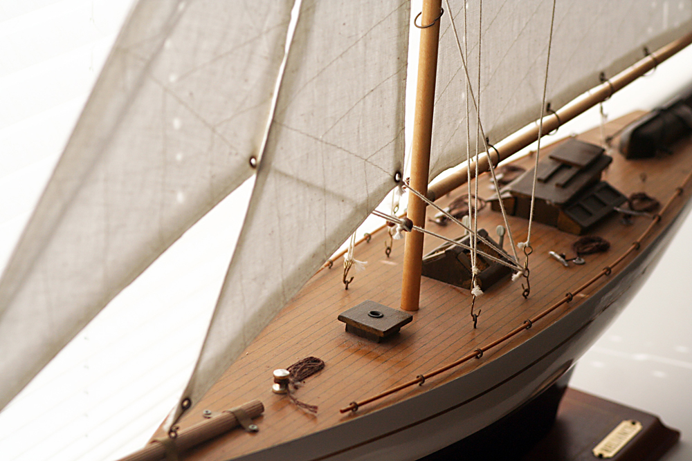 Modell eines Segelschiffes in der Bude12